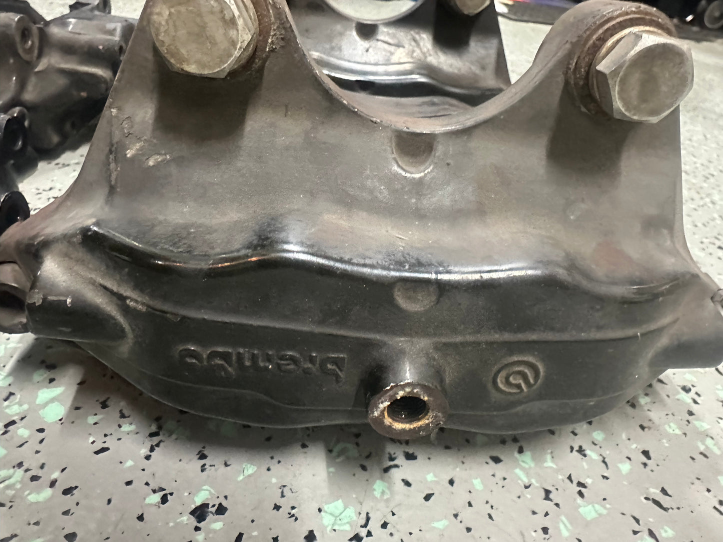 Nissan Skyline GTR R33 Brembo calipers