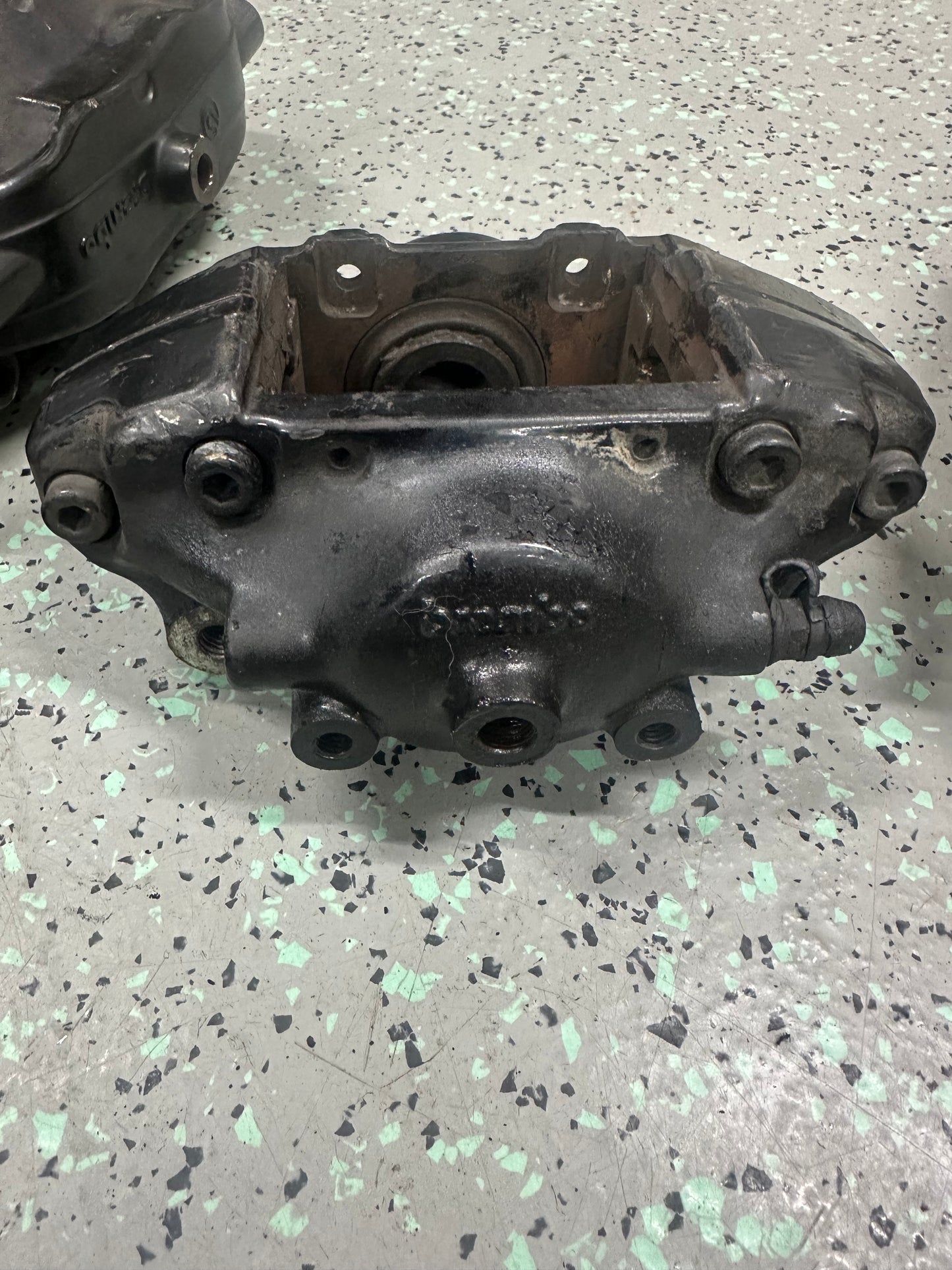 Nissan Skyline GTR R33 Brembo calipers